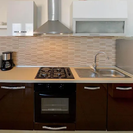 Estera Apartment *
