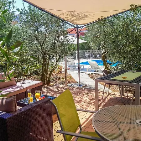 Apartment Estera *
