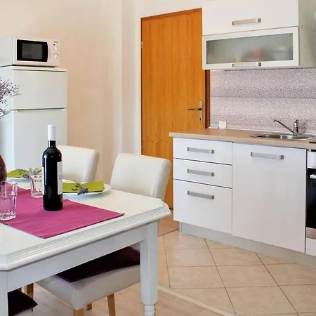 Estera * Biograd Na Moru