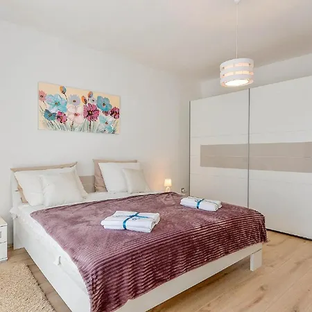 Estera Apartment