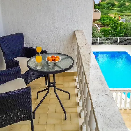 Estera Apartment